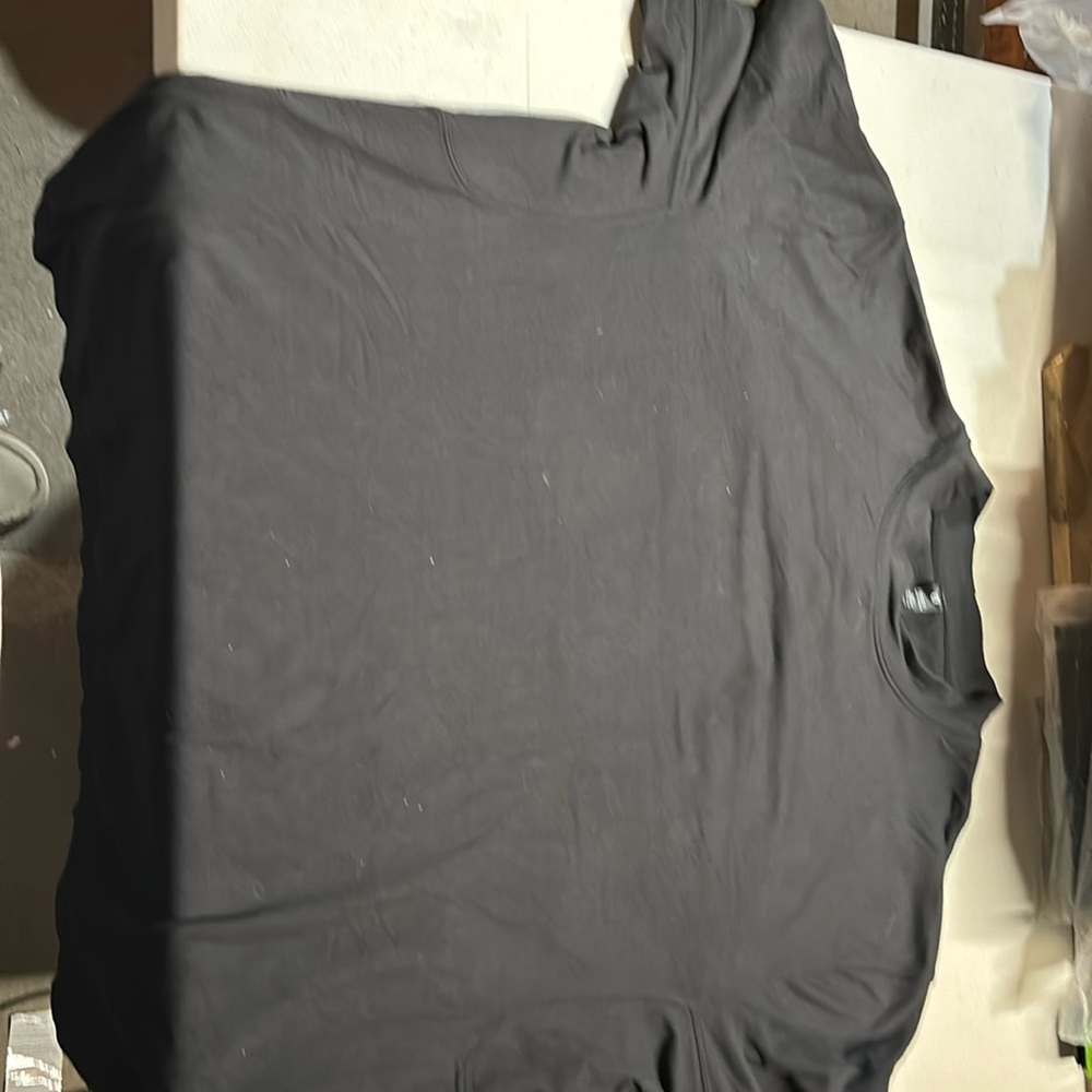 Men’s lululemon long sleeve shirt